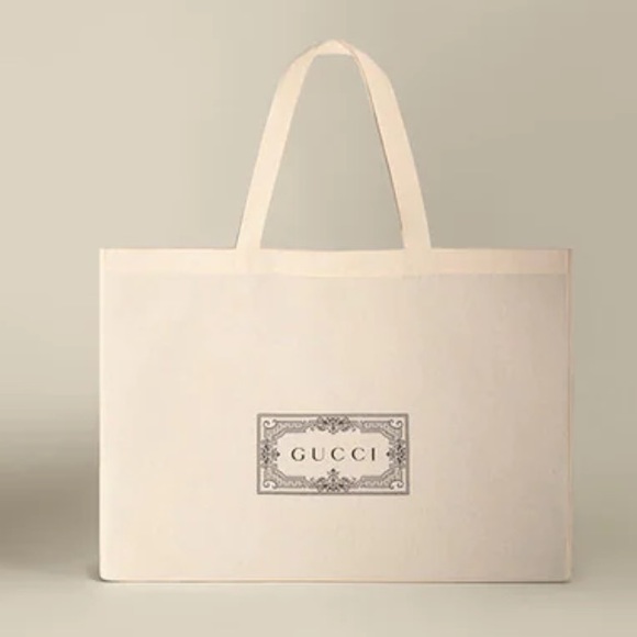 GUCCI Canvas Shopping Tote 👜 - Picture 2 of 8